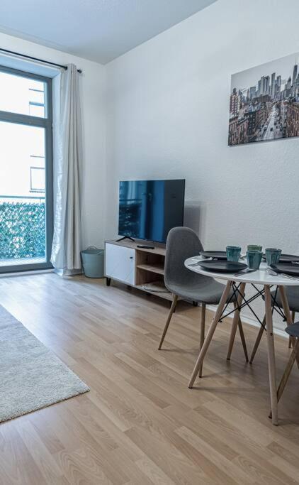 Blue Chili 23 - Modern, Zentral, Mit Balkon Apartment Magdeburg Exterior photo